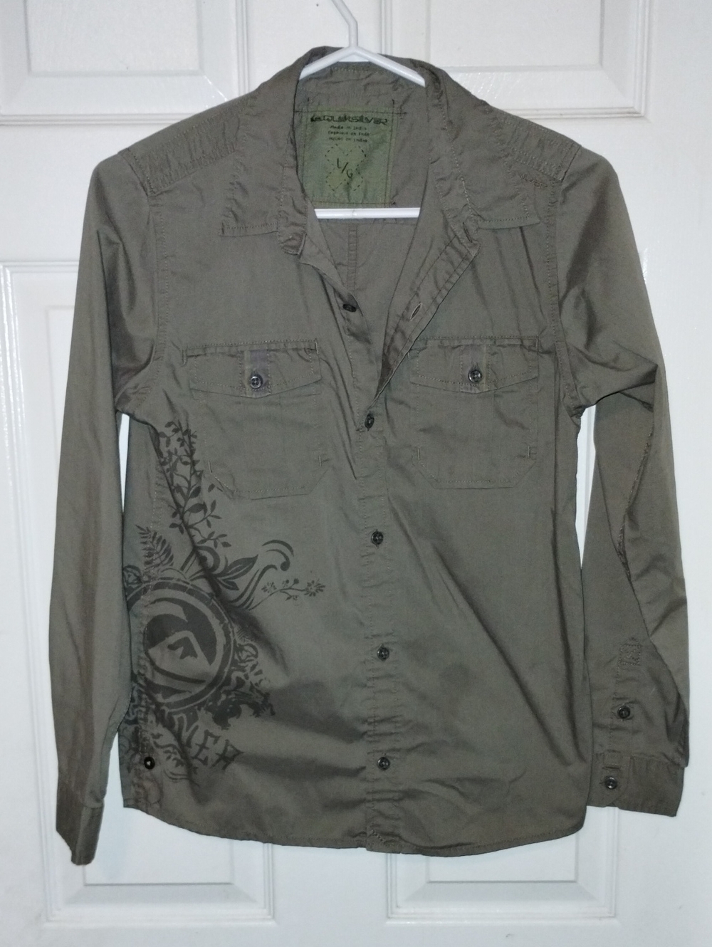 Men's Green Button-Front Casual Shirt with Graphic Detail